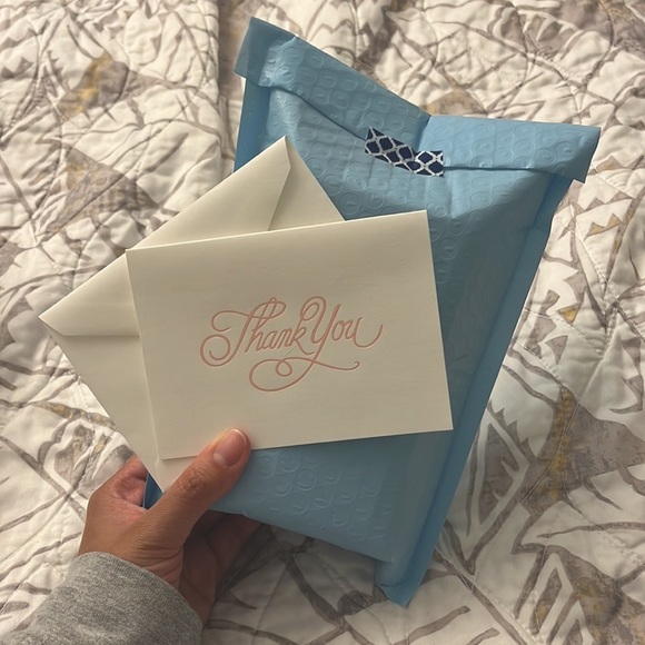 Meet your Posher, Jessica - Picture 2 of 2